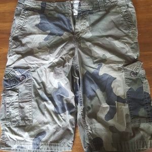 Urban pipeline camo cargo shorts - mens